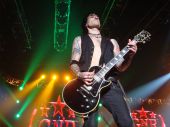 Concerts 2012 0605 paris alphaxl 194 Guns N' Roses
